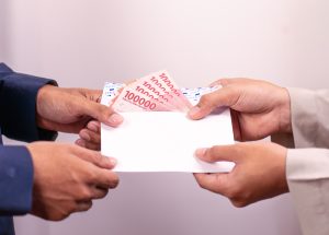 How to fill out the inner envelope of a celebratory money envelope